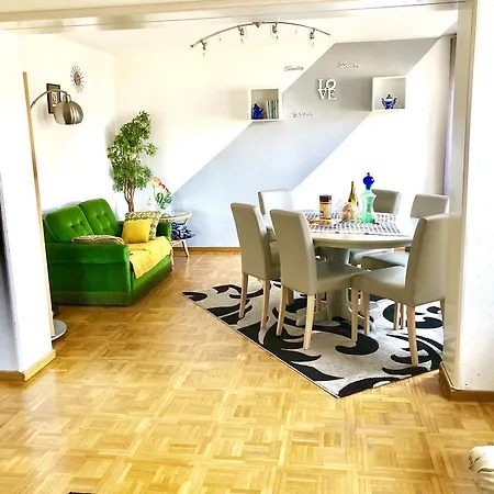 & Mountain View I 27 *