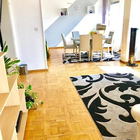 & Mountain View I 27 Apartamento Montreux