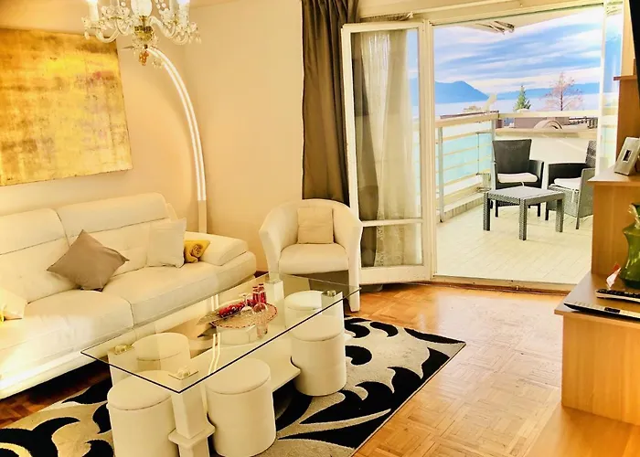 & Mountain View I 27 *